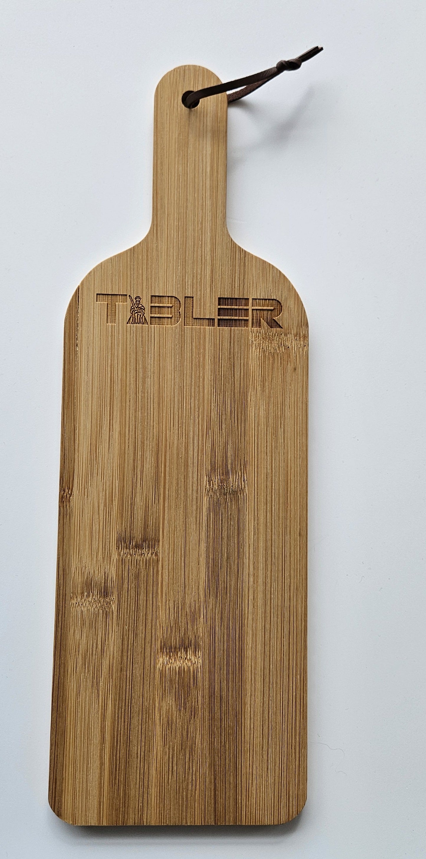 PLANCHE A DECOUPER EN BAMBOU: MODELE TABLER